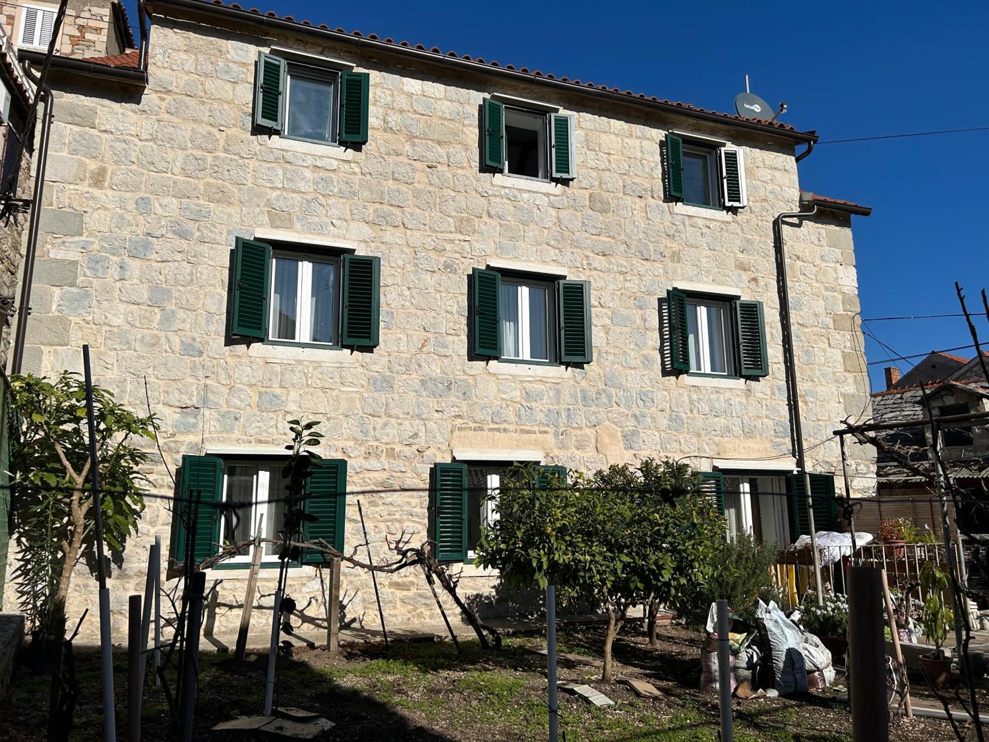 Perfectly Located Cherry Stone House Split Exterior photo