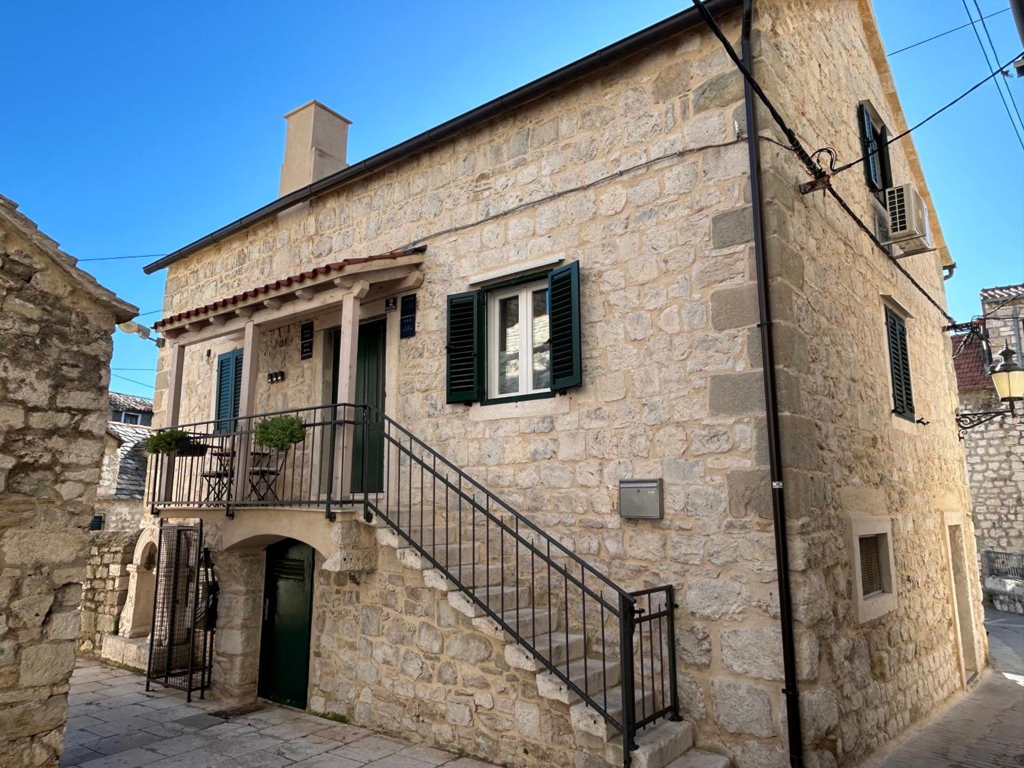 Perfectly Located Cherry Stone House Split Exterior photo